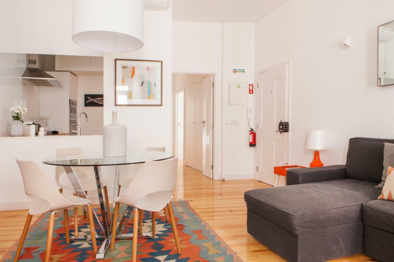 Cozy 1St Floor Flat Central Chiado District With Balconies And Ac 19Th Century Building Lisboa Exterior foto
